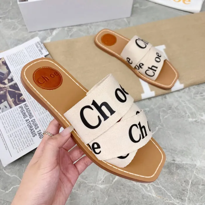 2024 Fashion Roman Versatile Alphabet Flat Slippers Outside the Beach Slippers Flip Flops Sandals