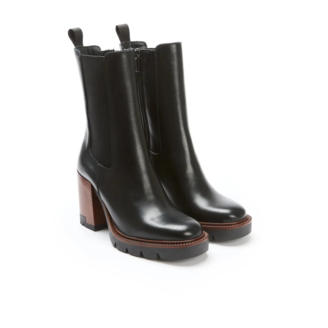 Black Leather Chelsea Boots | Made in Italy