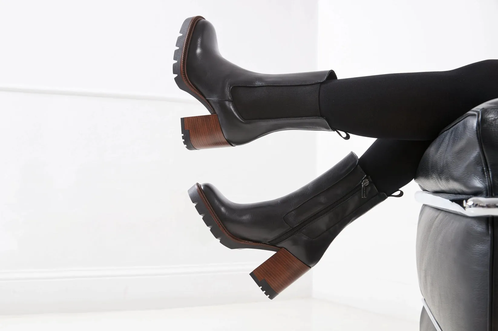 Black Leather Chelsea Boots | Made in Italy