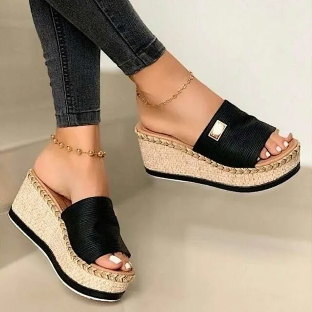 Casual Thick Bottom Platform Women's Slippers