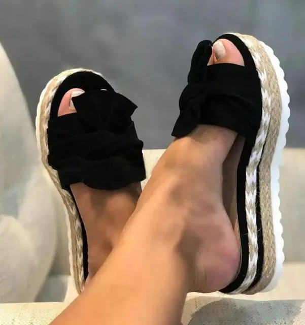 Casual Thick Bottom Platform Women's Slippers