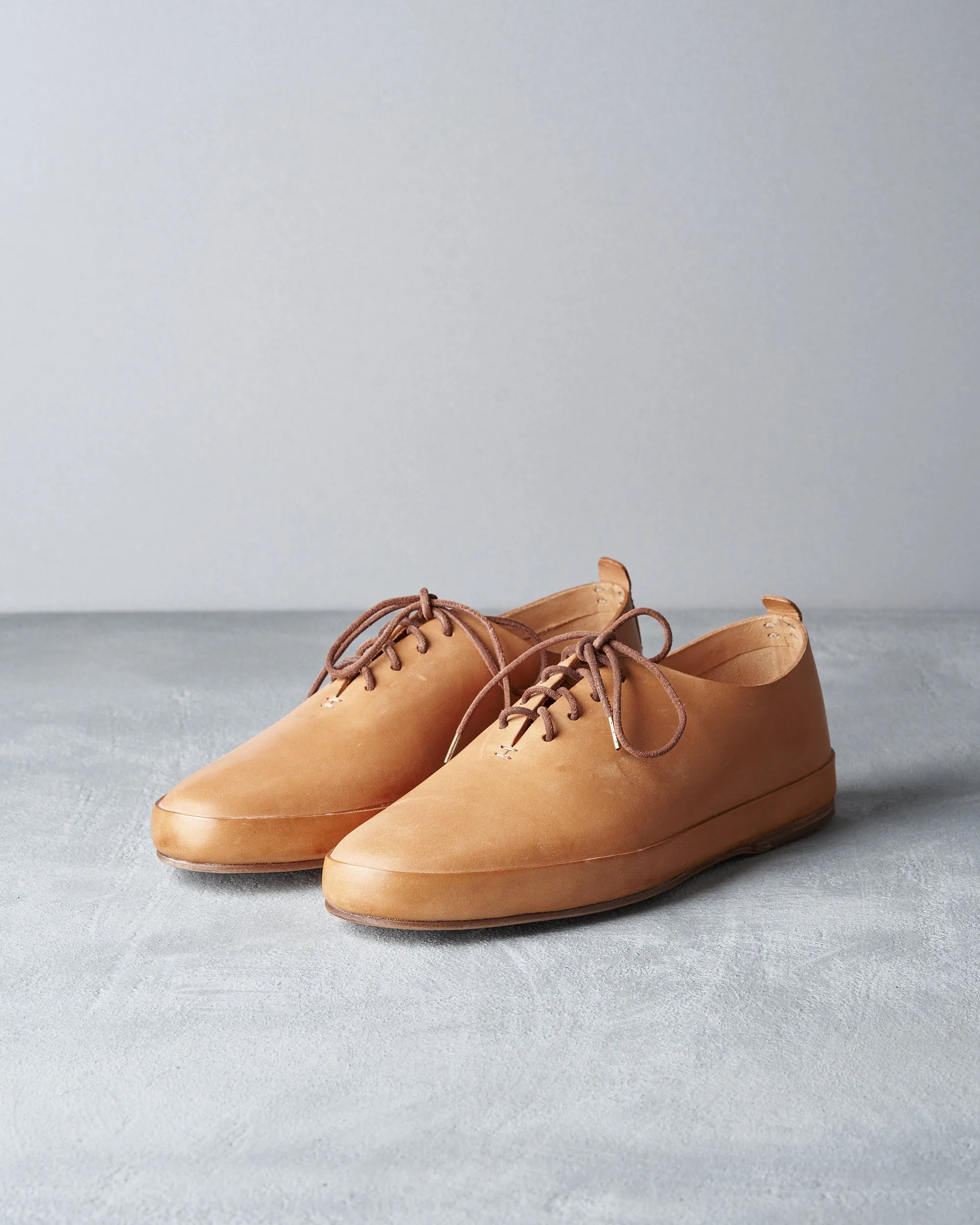 FEIT Hand sewn court sneaker