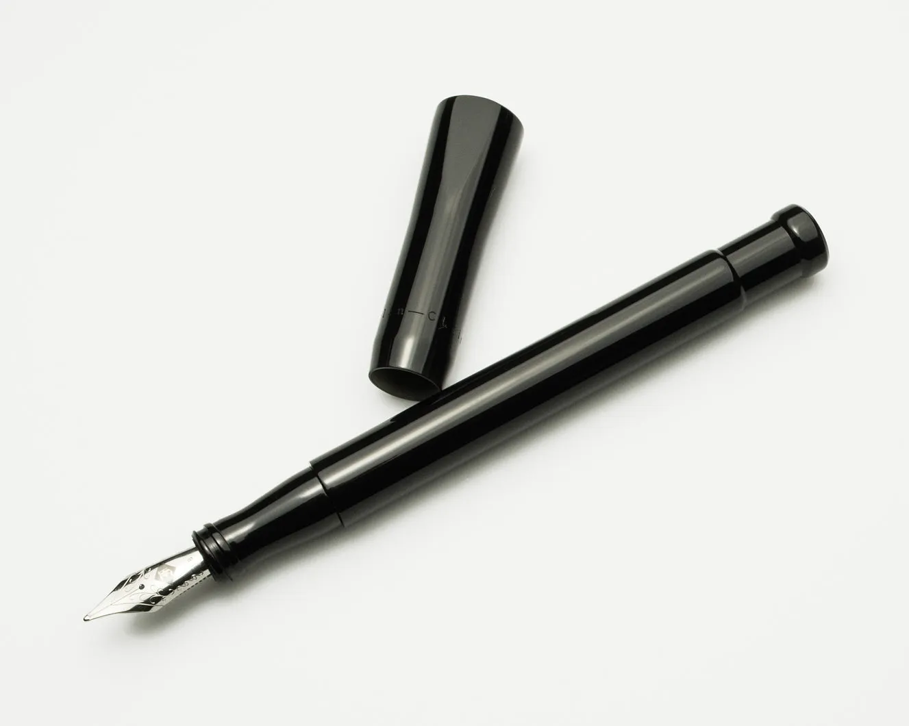 Model 50 Grandis Fountain Pen - Solid Black
